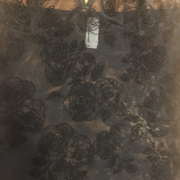 Black bodysuit with rose detailing. - Picture 5 of 5